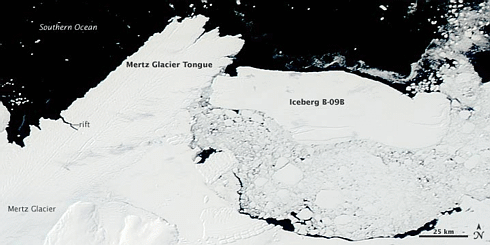Colisão entre iceberg e geleira