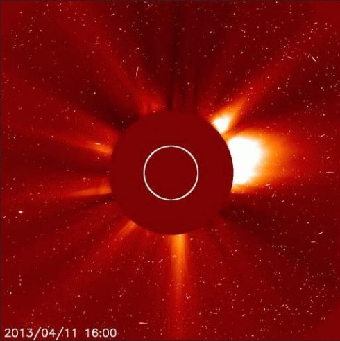 Explosao solar 11 de abril de 2013