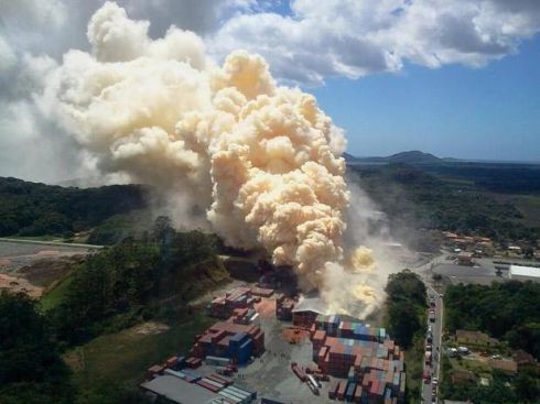 Imagem da explosão em fabrica em Santa Catarina