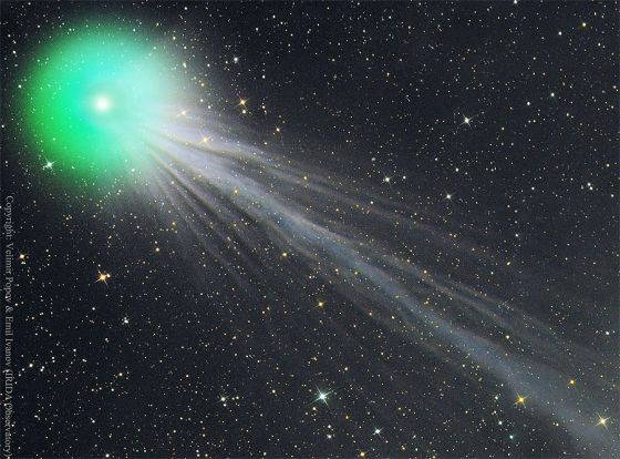 Cauda ionizada do cometa Lovejoy