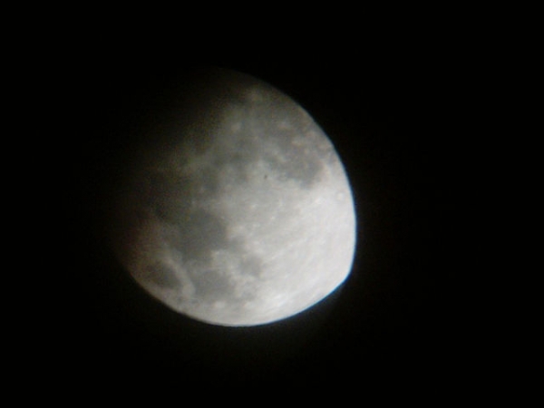 Foto teste da Lua com telescpio pequeno