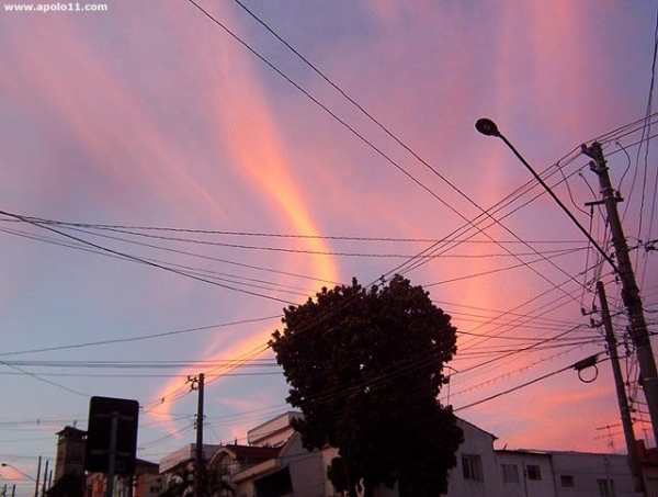 Nuvens luminosas em São Paulo