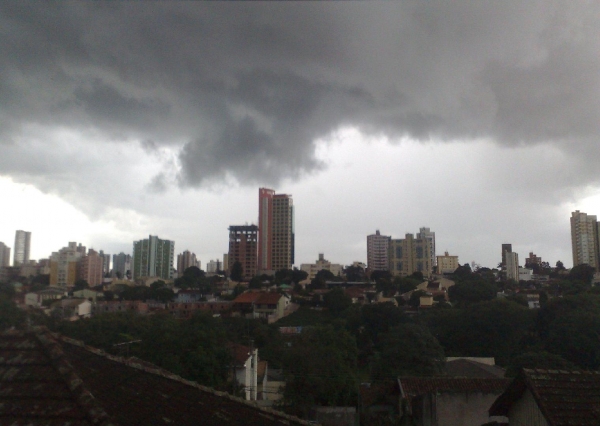Tempestade Chegando em Londrina