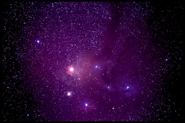 Nebulosidades nas cercanias de Antares