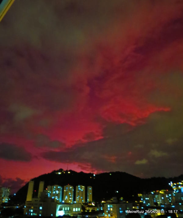 Céu rosado pelas cinzas vulcânicas II