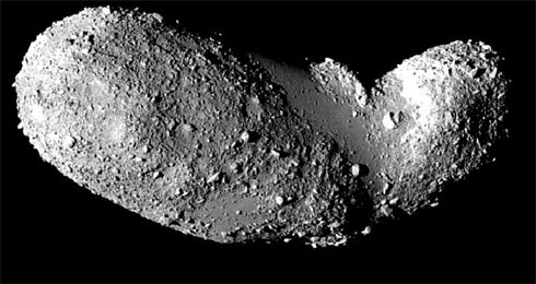 Asteroide Itokawa, registrada pela sonda Hayabusa
