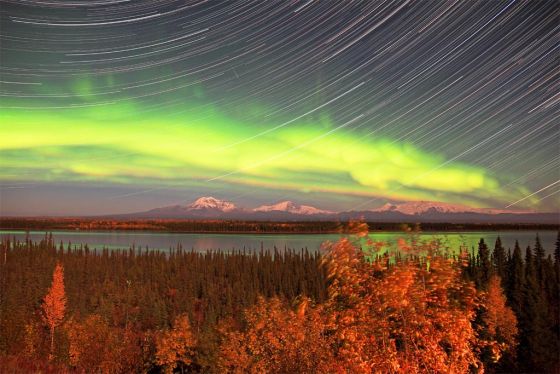 Aurora Boreal no leste do Alasca