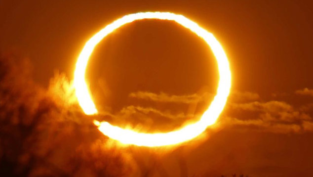 Eclipse solar anular em Nova York