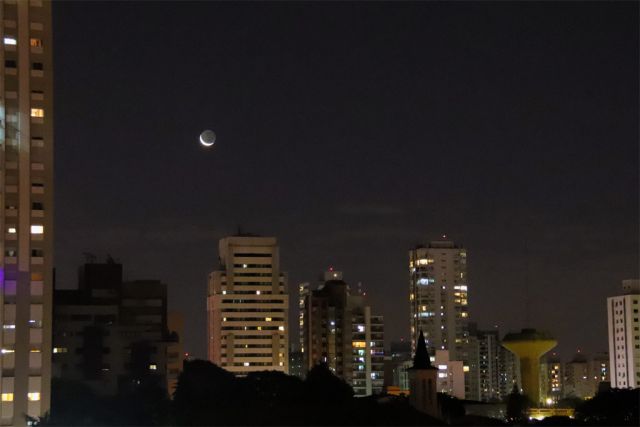 Luz cinerea vista da Vila Mariana