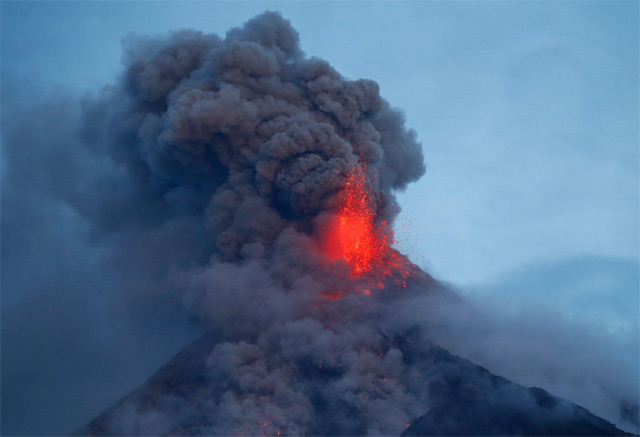 Monte Mayon em Erupcao em 2018