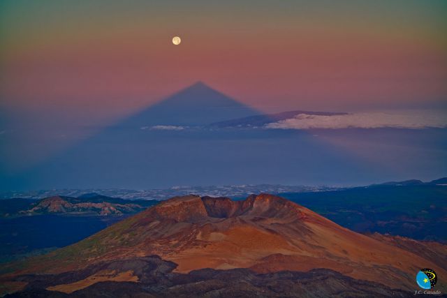 Pico Viejo, Monte Teide, Ilhas Canárias, Espanha. Crédito da imagem: Juan Carlos Casado / NASA.