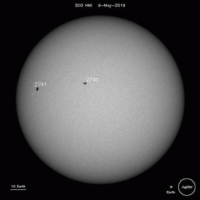Manchas solares AR2740 e AR2741, observadas na fotosfera solar em 08 de maio de 2019