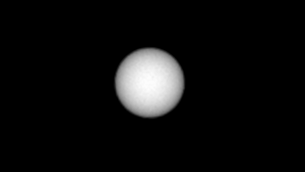 Eclipse solar em Marte. Lua Phobos cruza o disco solar e é registrado pelo jipe Curiosity, em 26 de março de 2019.