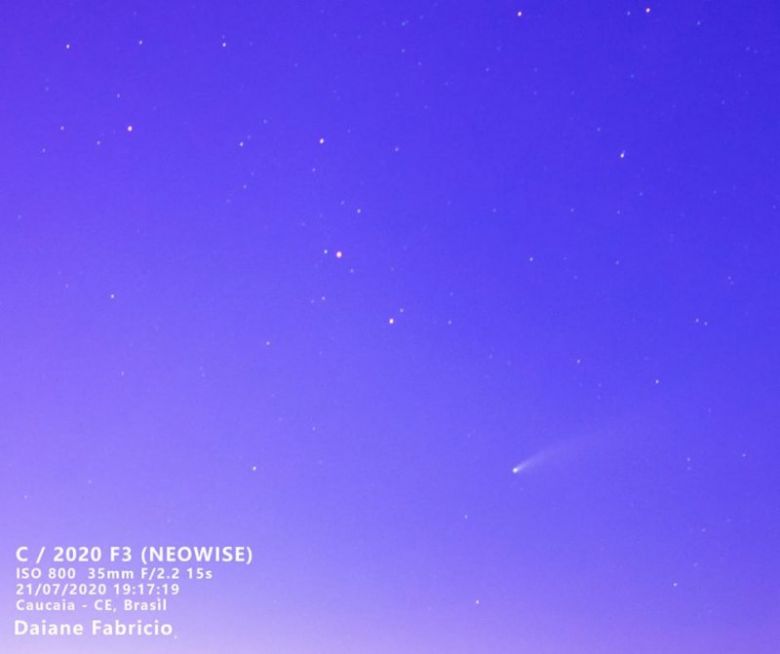 Imagem do cometa C/2020 F3 NEOWISE, clicado em Caucaia, Cear, em 21/07/2020.<BR>A foto  de Daiane Fabrcio. Os dados do registro esto na foto. Crdito: Daiane Fabrcio.