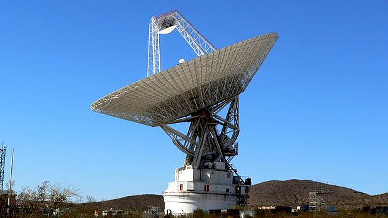 Antena de 70 metros do radiobservatrio de Goldstone, usada para determinar a velocidade de rotao do planeta Vnus.