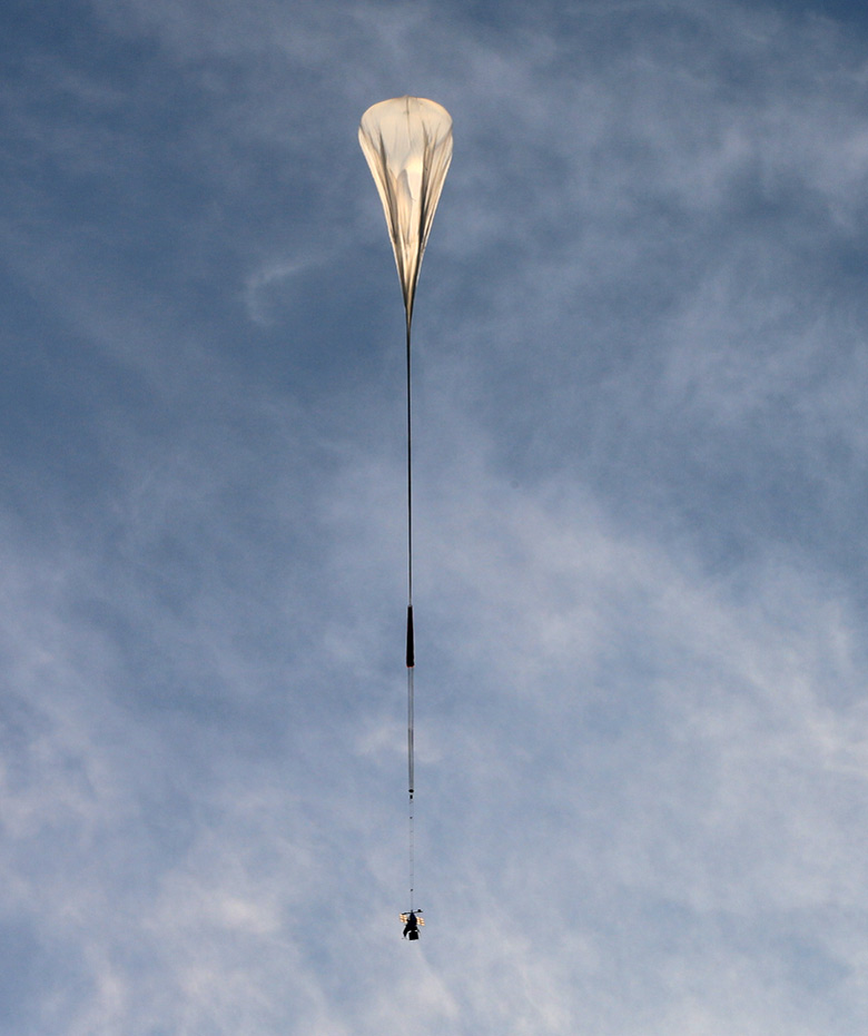 Balão SuperBIT durante voo teste sobre o Centro Columbia de Lançamentos de Balões, da Nasa, em junho de 2016. Crédito: Richard Massey/Durham University.<BR>