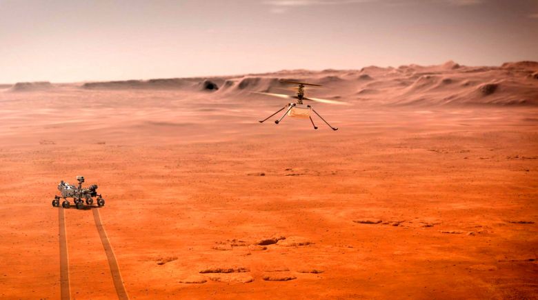 Concepção artística mostra o drone Ingenuity voando sobre o solo marciano, próximo ao rover Perseverance. 