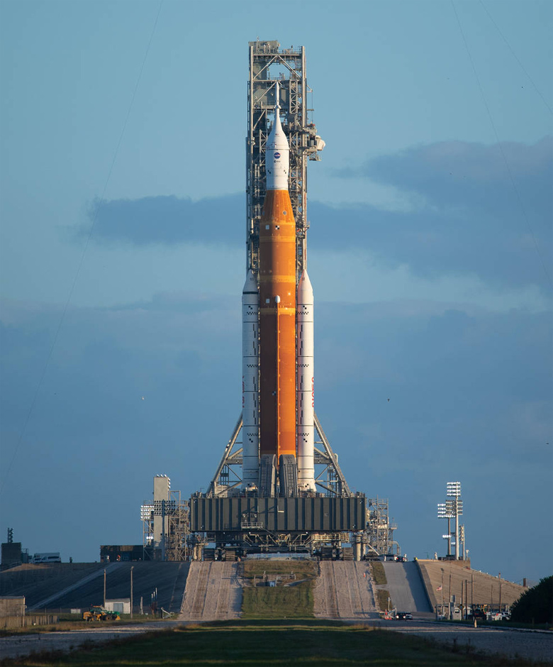 Foguete SLS posicionado na na plataforma 39B do Kennedy Space Center, na Flórida, em 4 de novembro de 2022. Crédito da foto: NASA. 