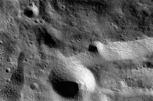 Cratera Moretus vista pela sonda chandrayaan