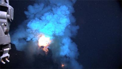Erupção do Vulcão Submarino West Mata